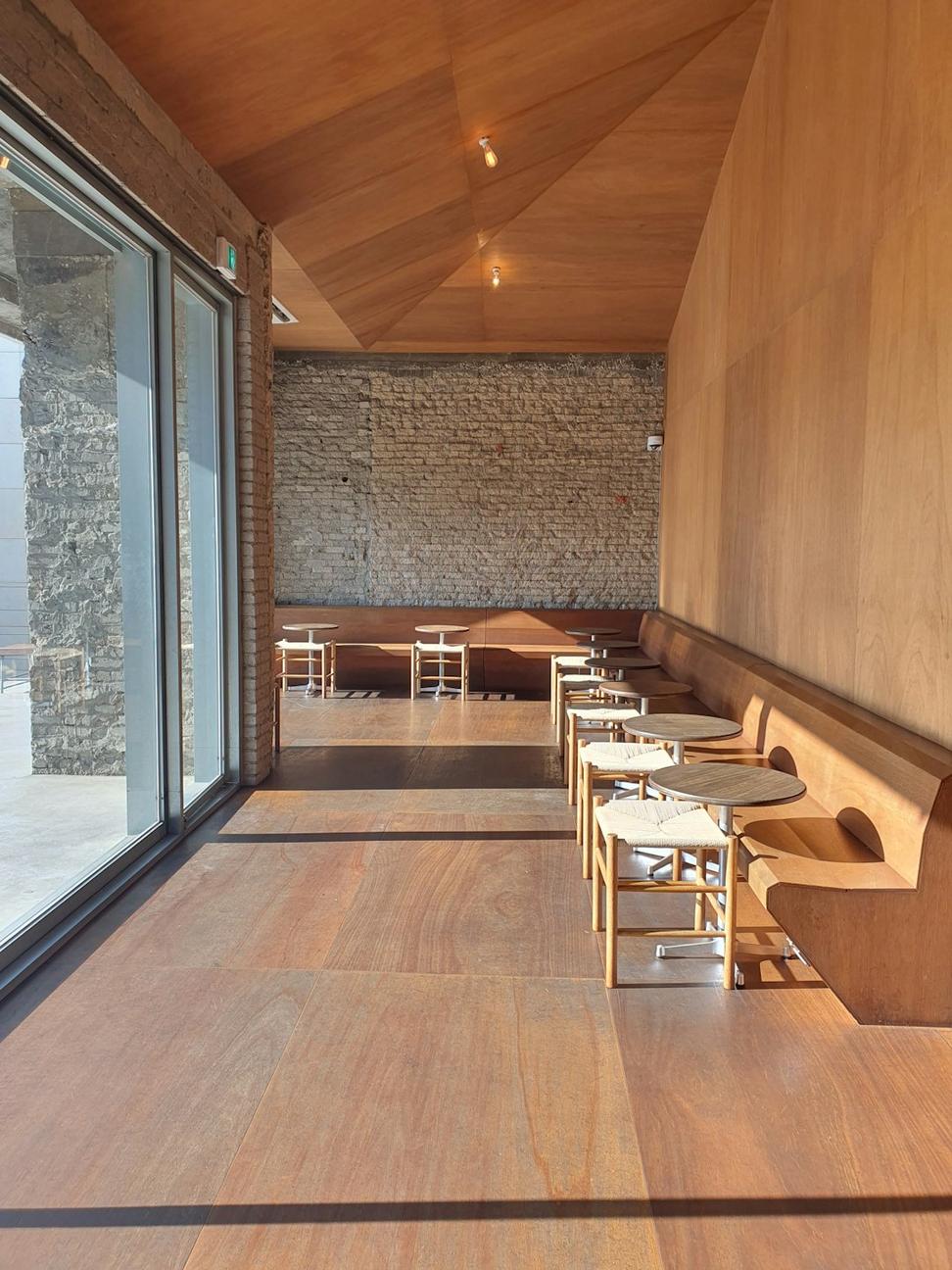 Queen East Restaurant